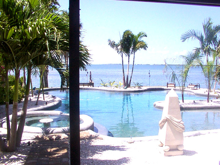 laguna Pool